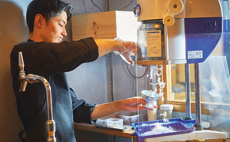 イタリアンシェフの三谷尚生さんが自由な発想で創作かき氷を開発