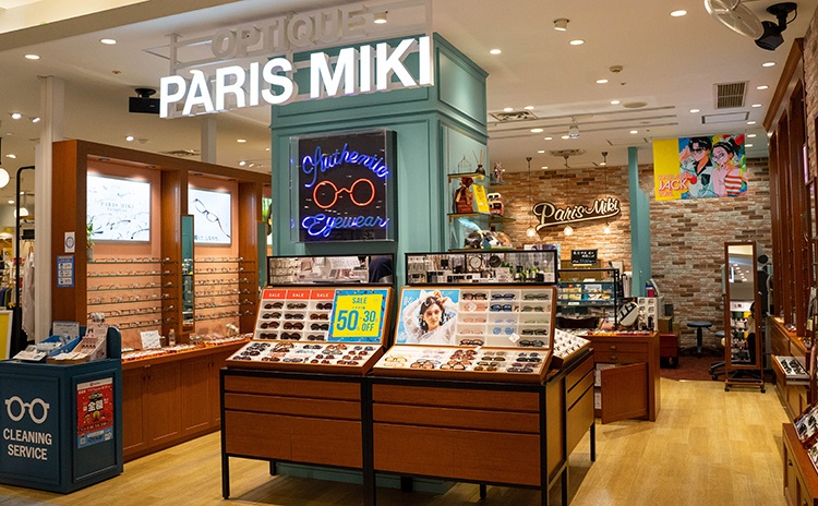京阪モールで自分にピッタリのメガネ・サングラス探し【大阪】