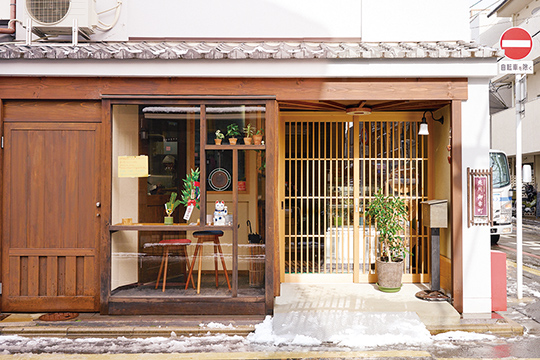昨年春、京都・紫竹から現在の場所へ移転オープン。リピーターが多く訪れる人気店です