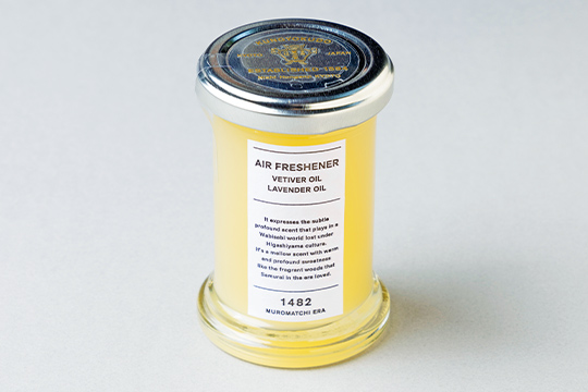 “時代（とき）の香り”をコンセプトに柿渋エキスで作ったゲル状の「エアフレッシュナー（全3種類）／各1,980円」