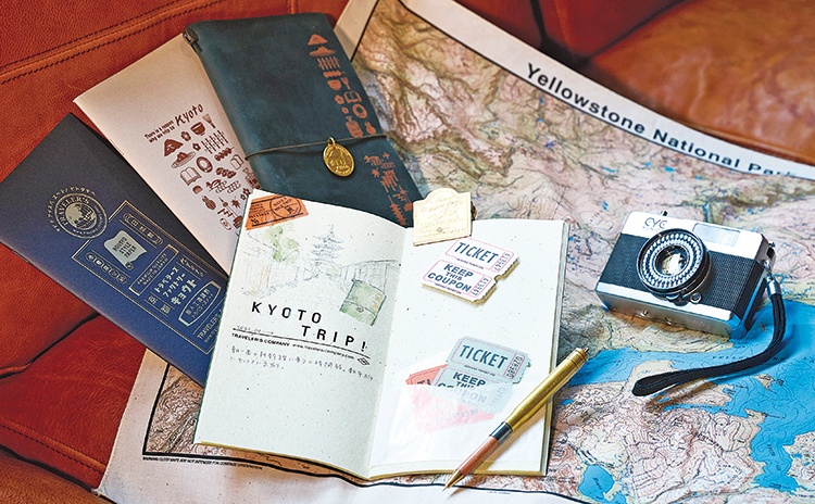 旅や日常を彩る自分だけのオリジナルノート・トラベラーズノート〈TRAVELER'S FACTORY KYOTO〉【京都】