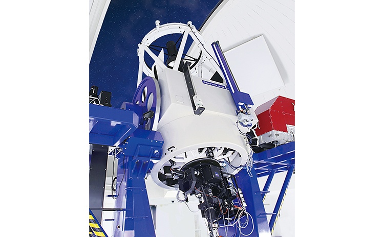 口径1.3mの反射式望遠鏡「荒木望遠鏡」は、圧巻の大きさ！