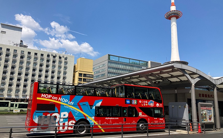 子どもと一緒でも観光スポットをスムーズにまわれる2階建てバス・スカイバス京都を体験