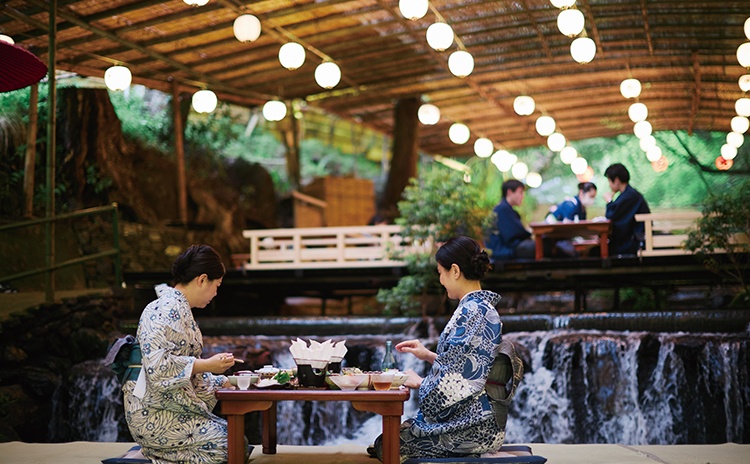 京都の夏の風物詩・川床で夕食＆ホテルで宿泊【京都】