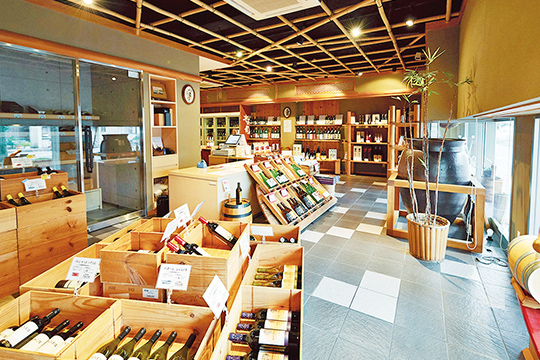 「ナインリーヴズ クリア」は大津の酒店・よしののほか、京都・錦市場にある津之喜酒舗などで購入できます
