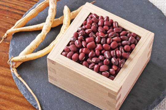 「餅小豆」の餡に用いられる小豆は大粒で皮が薄いのが特徴