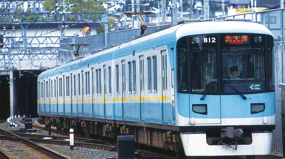 地下線から出た京阪電気鉄道800系